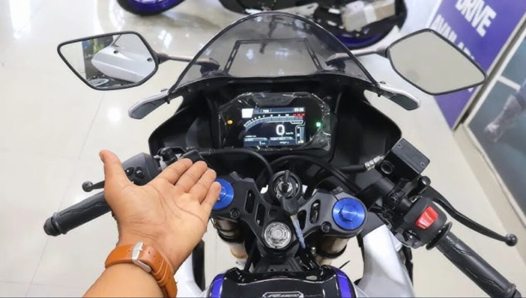 Yamaha R15 V4